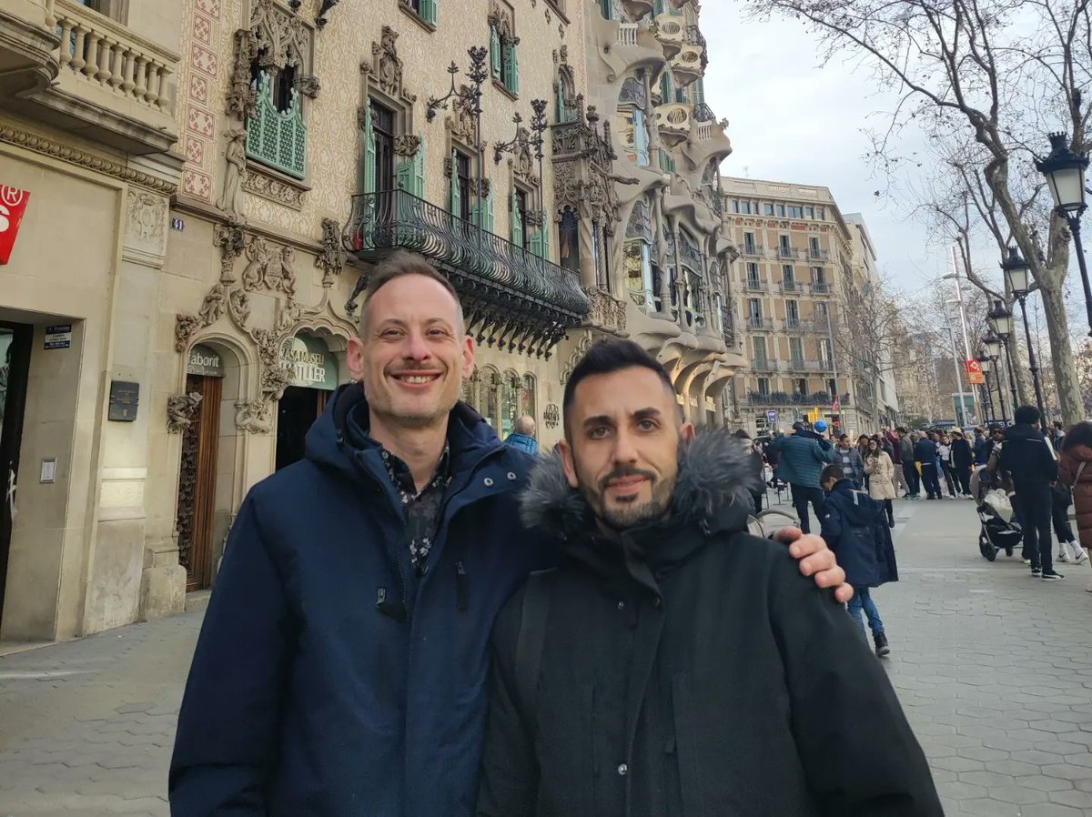 zonadeGuillermo's tweet image. De estos días que te levantas en Sevilla y duermes en Barcelona 😍

Gracias @joserua 

#Barcelona #minene