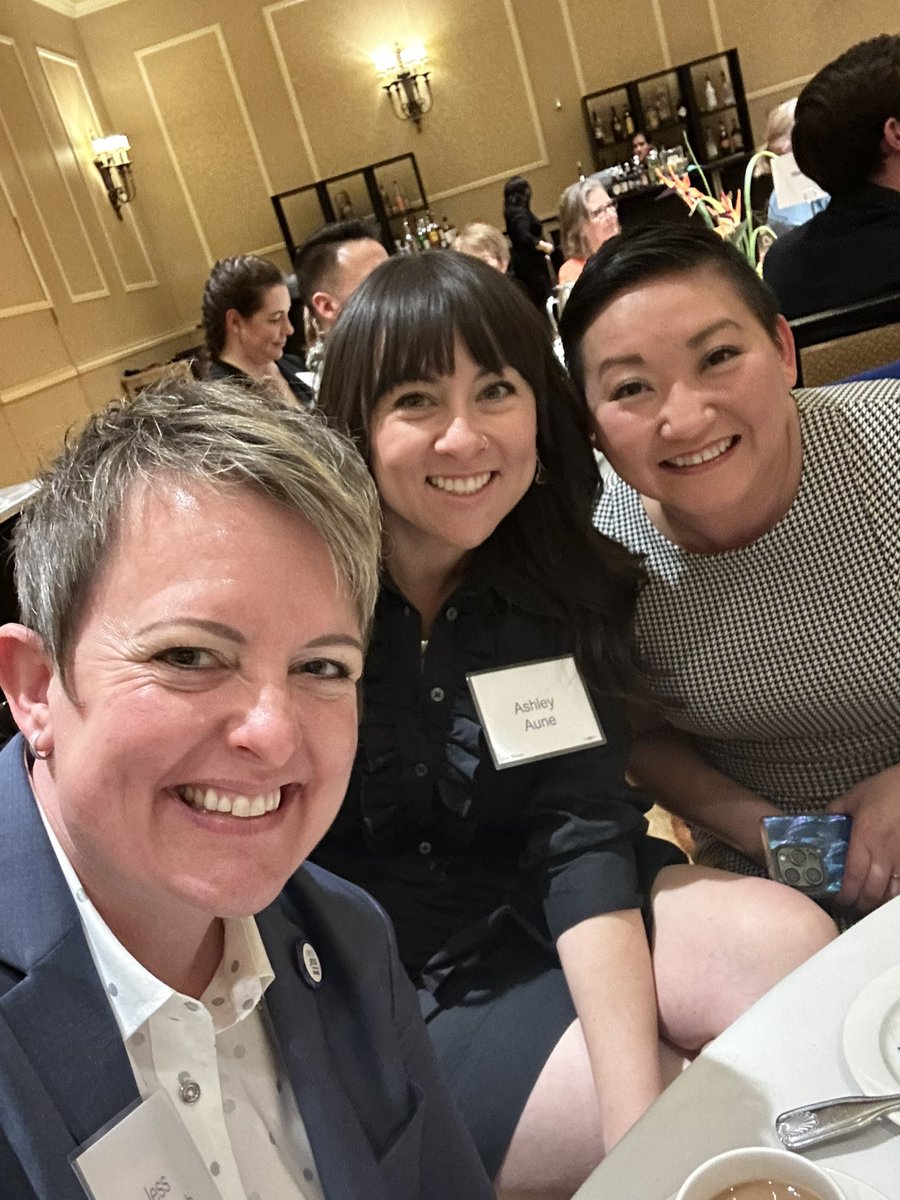 JessForKC's tweet photo. Celebrating the work of those that are working for every day people, everyday. Thanks for your work @Emily4Mo @EricWoods @Ashley4MO @Patty4MO!  #claycountydems #jessforkc #fightingforthepeople https://t.co/2k8RDuNjs0
