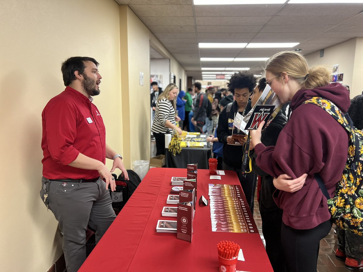 Can’t forget about the amazing college fair we had for our juniors! We were so thankful to have over 10 universities represented! Pt. 2 #gearupworks #goeagles