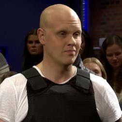 veolenes's tweet photo. Who wore it better? #melfest https://t.co/hOBFZtdpMY