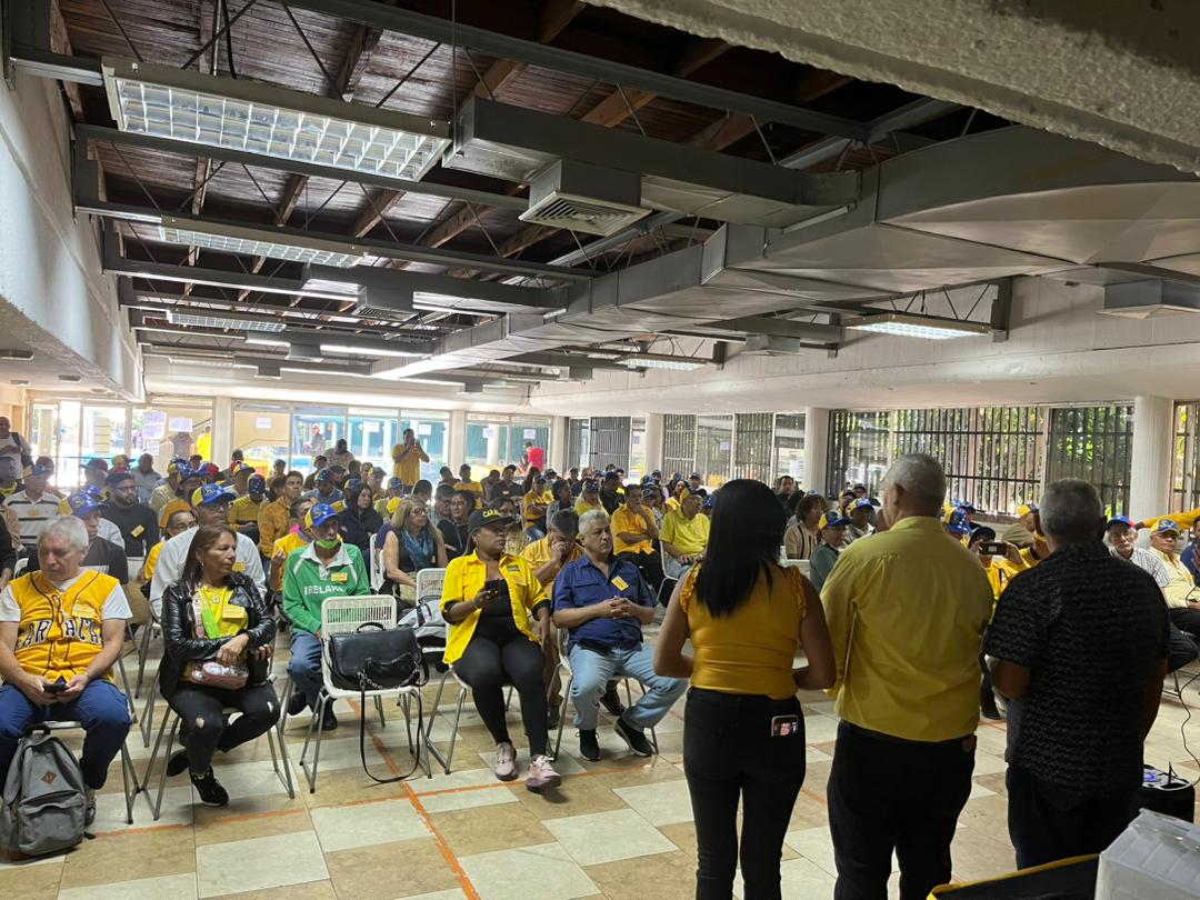 TomasGuanipa's tweet photo. #25Feb| Nos reunimos en toda Venezuela a través de los Comités Políticos Regionales para debatir los desafíos políticos y electorales de 2024 y 2025.
 #ConsultaPJ https://t.co/BUr27JoOGi