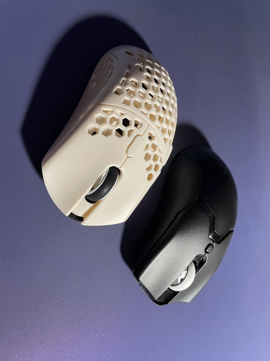 cOoLm0Dz's tweet photo. 99% finished both my own freethinker @finalmouse #ultralight2 Cape Town and @razer Viper Mini OG #4000hz base. Clickz are so instant and crisp … love it. More in depth view comeing soon. Thanks at @ZoroSeerus for sharing vm scalp instructions & g305 base. Will msg you soon. 💜 https://t.co/SeRQWIp5A5