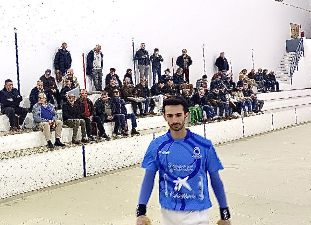 funpival's tweet photo. 📣 Resultat final !!
📍Trinquet @AjuntPedreguer

35🔴@BenidormAyto Pere Roc II. Jesús, Héctor (f) Pau 
60🔵@AjMontserrat Marc, Pere i Monrabal II
🏆 XXXII Lliga #escalaicorda 
2️⃣ª Ronda

#pilotaprofessional #lligacaixabank23 https://t.co/fJLeqyy39U