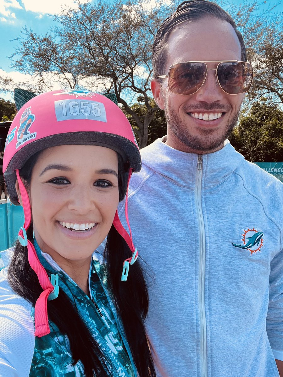 Dolphreaky tweet media