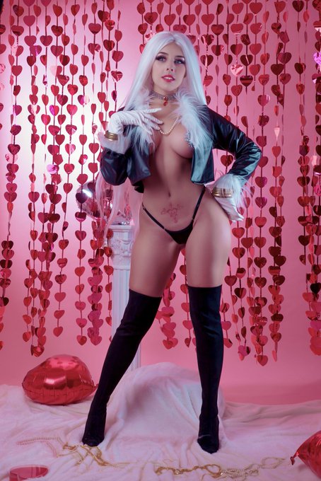 1 pic. My valentines #blackcat was inspired by this amazing piece from @minko_draws 💕💎🐱✨  

#marvel #cosplayer