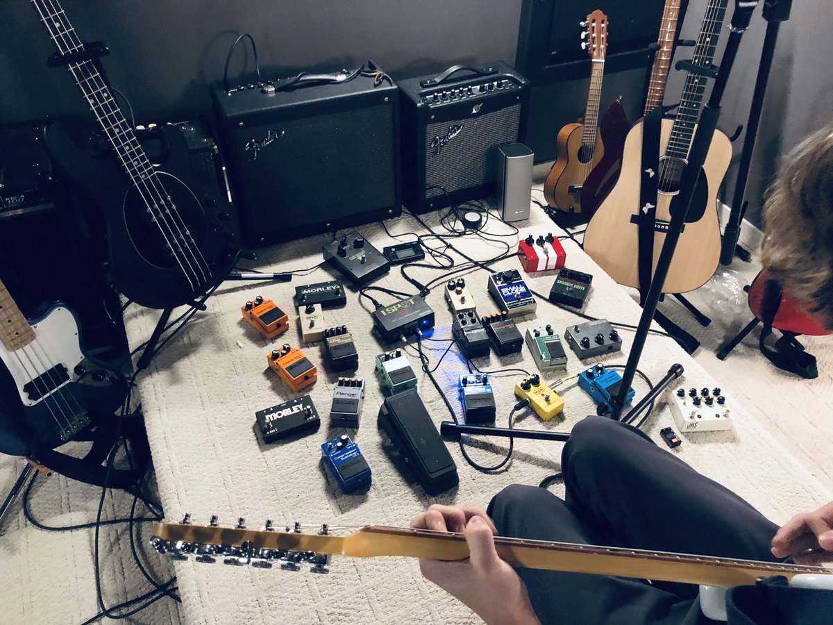 📓 Note to IRs: 
Too many toys and distractions in the IR suite can lead to indecision and an overwrought piece of work!

Artists know their instruments, feel their effects, then choose their suite of tools to their greatest effect.

<a href="/SIRRFS/">SIR RFS</a> <a href="/CAIRweb/">Canadian Association for Interventional Radiology</a> <a href="/SIR_ECS/">SIR ECS</a> <a href="/CAIRrfs/">CAIR Resident, Fellow, Student Section</a> #IRad