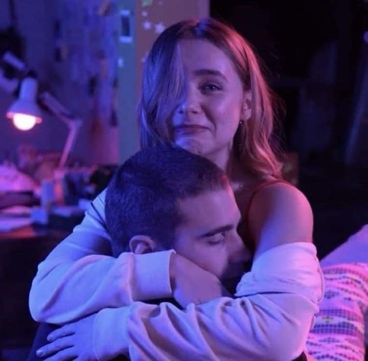 مصَاب بكِ وكانَ الحياةَ قيدتَ قلبي.
#نــــہہبــہہہض