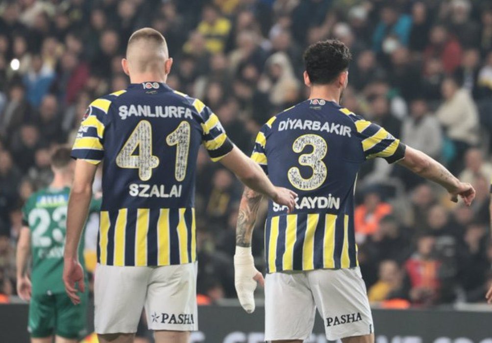 Bir Galatasaraylı olarak gurur duydum. Teşekkürler <a href="/Fenerbahce/">Fenerbahçe SK</a>