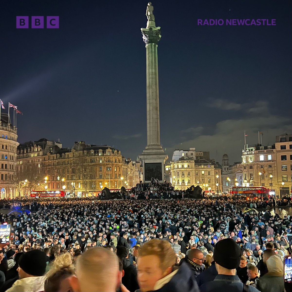 bbcnewcastle's tweet photo. Toonfalgar Square 😍🖤🤍

#NUFC #NewcastleUnited #BBCFootball https://t.co/z5erKeTOER