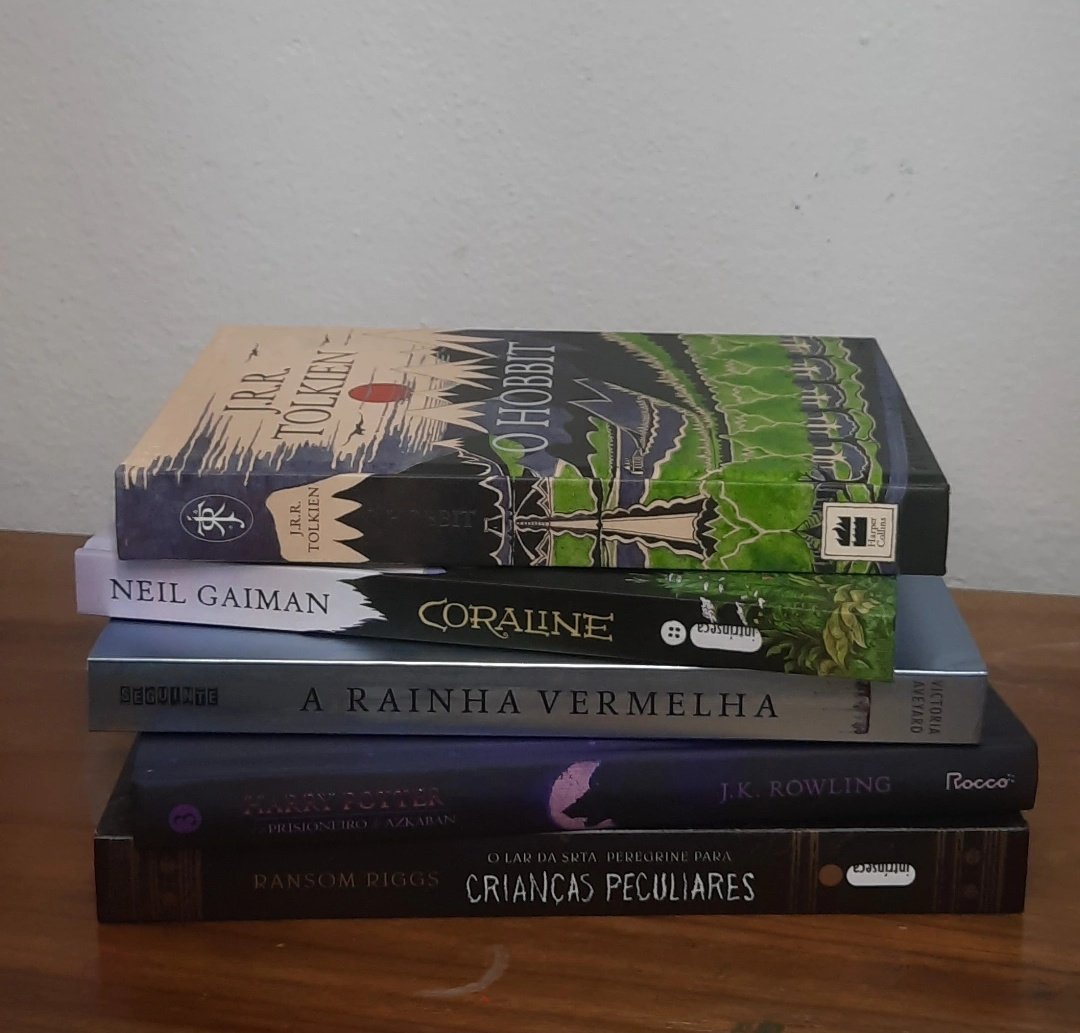 Gabe_buh's tweet photo. Comprei mais livros kkkkk https://t.co/7UqsLOdjlN