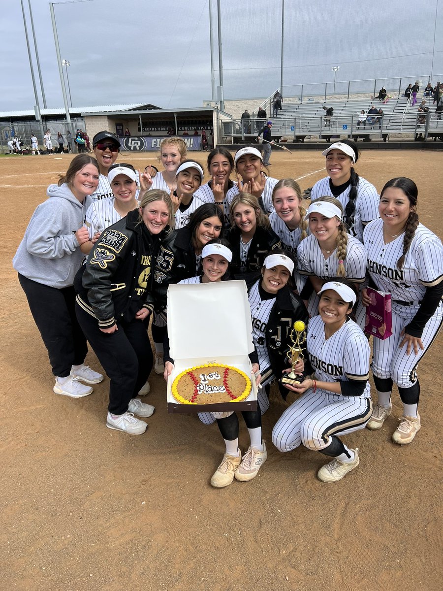 JohnsonJagsSB's tweet photo. Finished off the Cedar Ridge Invitational with a 8-3 win over Weiss. Jags go 5-0! 🥇🏆 https://t.co/bO3rn7R48w