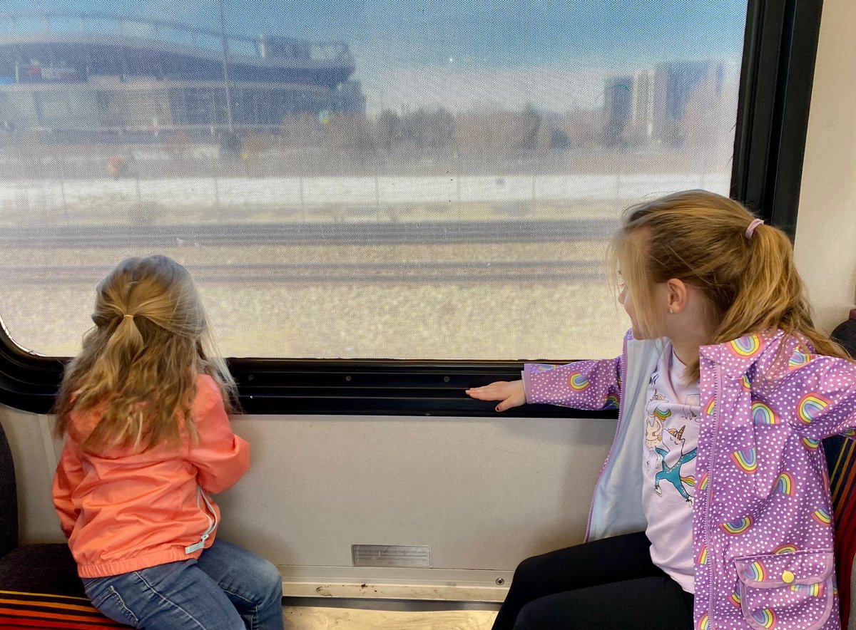 StuartGSummers's tweet image. I’m teaching my nieces how to use public transit in Denver. 🚉

It’s their first time, and they said the light rail train is basically a Disneyland ride. @RideRTD