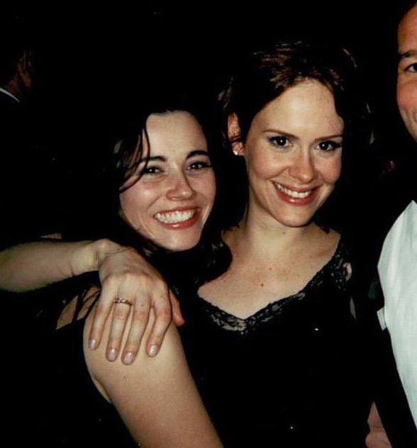SaraPsuprem's tweet photo. Sarah Paulson and Linda Cardellini in 
2003 ₊˚✧ https://t.co/Dxwx1bOCut