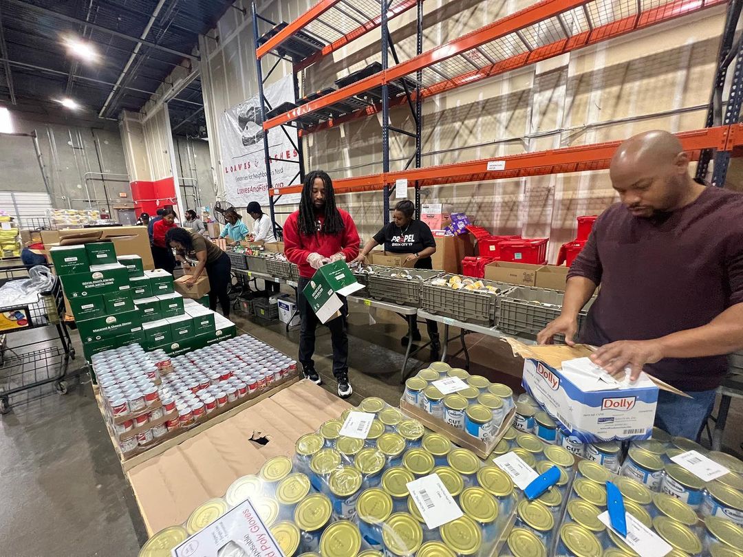 NULYP's tweet photo. The work continues across the country. Our @nulyp local chapters are hard at work in the community from coast to coast, making a tremendous impact through service and advocacy. Today's #bethemovement Spotlight goes to @ulcc_yp
ββ
#servicesaturdays https://t.co/CAHeeYXqrs