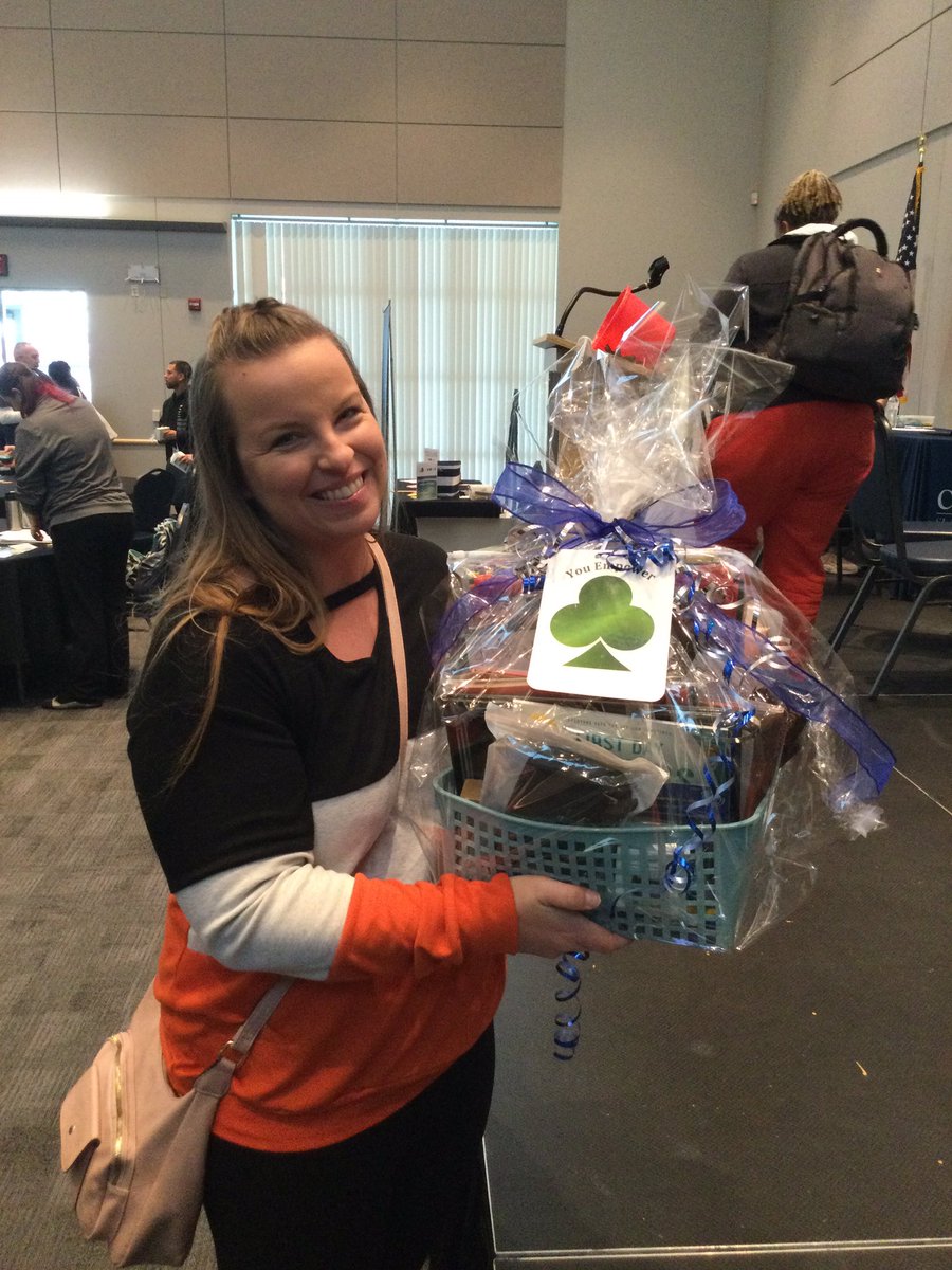 ccsd_eod's tweet photo. Congrats to our 4th winner! 🥳♣️ #youempower #BeGreaterTogether #1ForKids @ClarkCountySch @ccsd_lpld https://t.co/kfm6DENpJR
