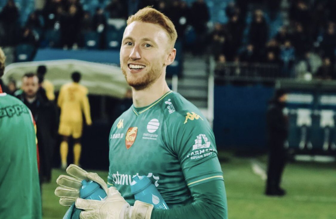 veber_foot's tweet photo. Le sourire du vainqueur !

Nicolas Lemaitre et @QRM s’imposent à Laval (0-1) et se tiennent en embuscade à six petits points de la deuxième place synonyme de montée en L1…

#teamveber #football #foot #ligue2 #qrm #quevilly #rouen #win #cleansheet #goalkeeper #nicolas #lemaitre https://t.co/CKK3ppGDBY