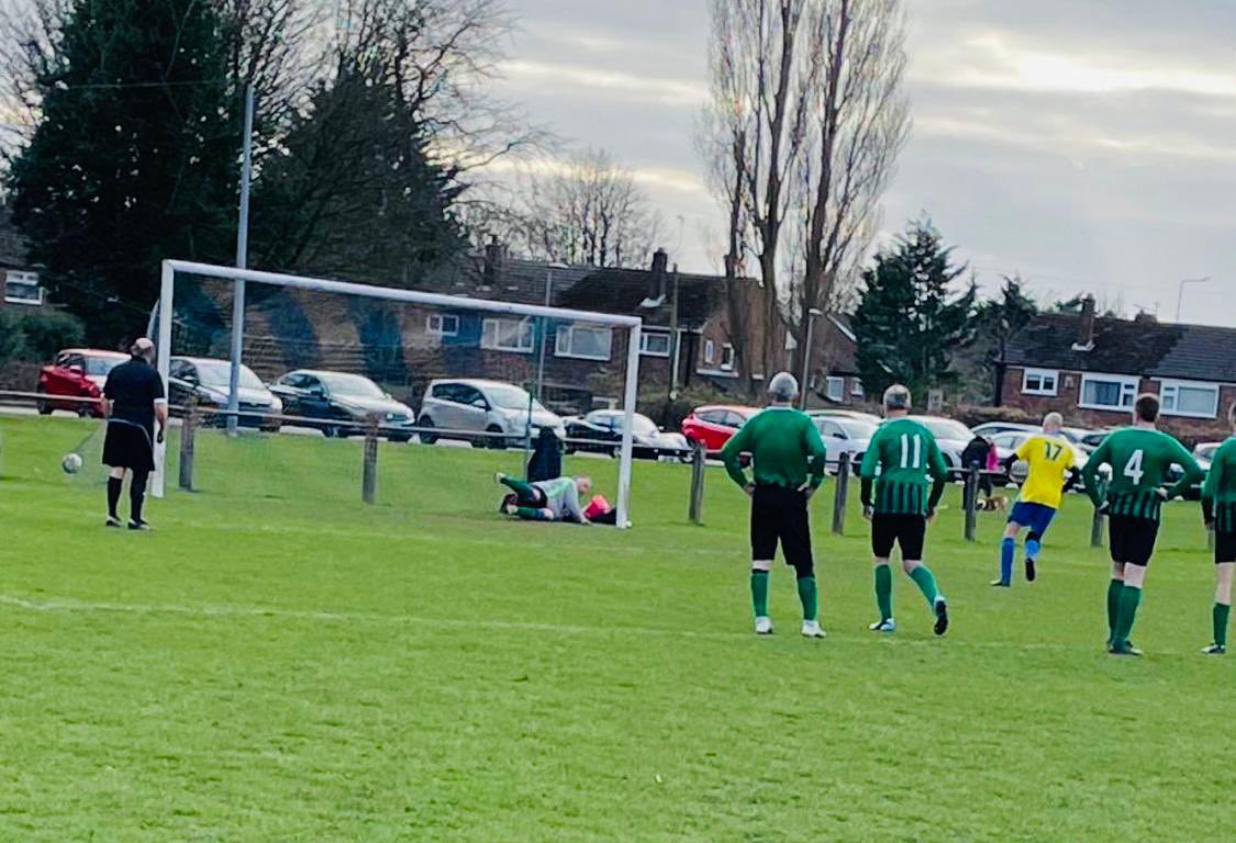 Great 4-0 win today from the Vets @fc_maghull 

@kevhazard desperate to take the penalty ensuring he plays himself into the starting XI for next weeks semi final 😉 

#mastersfooty 
#playaslongasyoucan