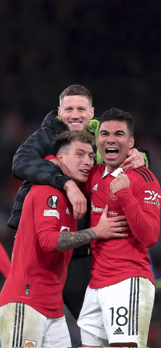 ManUnitedXtra_'s tweet photo. No Manchester United fan should have less than 1000 followers. 

ALL united fans follow me, Like and RT this post. 

Then comment '❤️' and follow everyone who likes it. 

#GlazersOut #MUFC https://t.co/ctr3IOSMxh