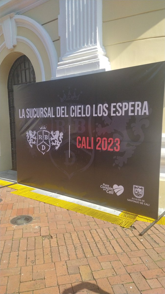 PandaSone25's tweet photo. #RBDCaliTeEspera @RBD_oficial Te esperamos en Cali por favor!!!❤️❤️❤️ https://t.co/QJk4E0E2Nu
