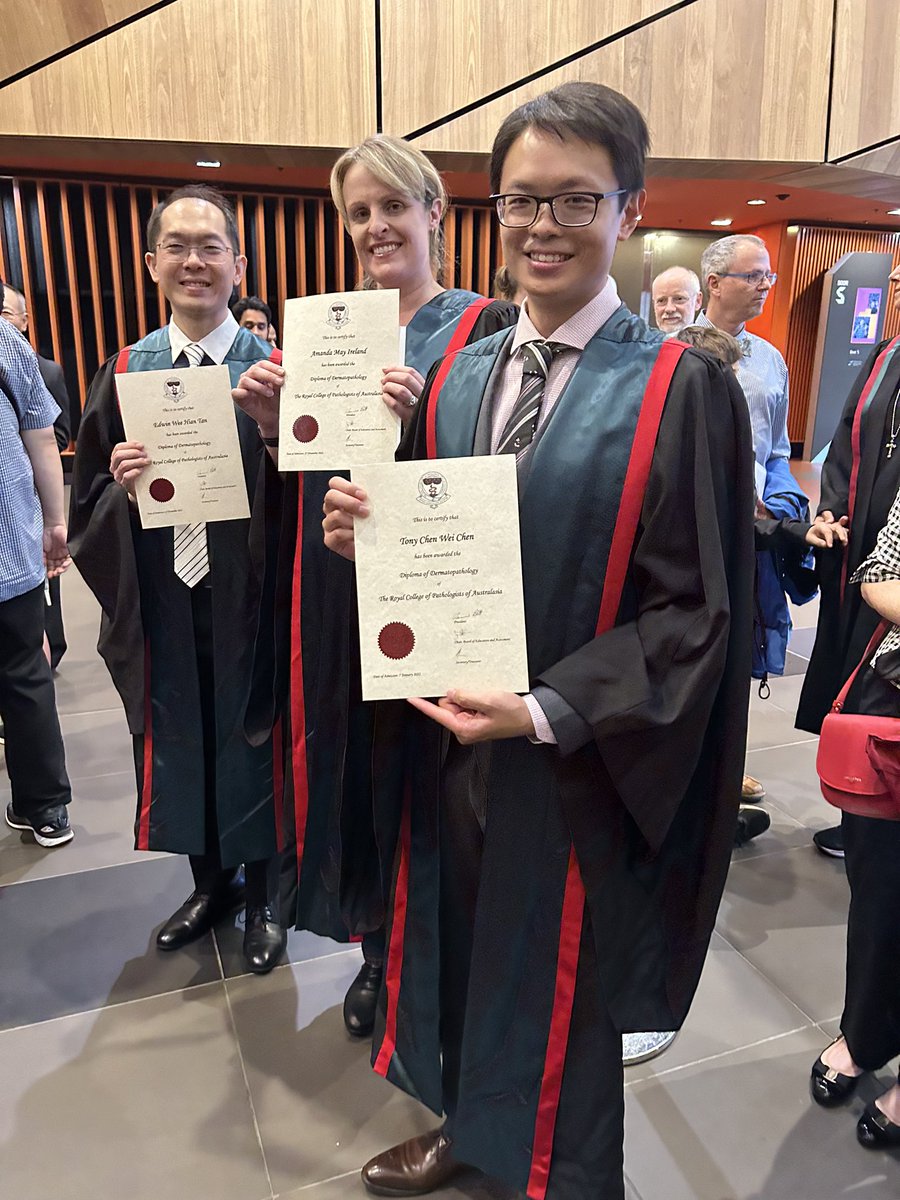 AmandaIreland1's tweet image. So great to graduate in person this time at #PathUpdate2023 and meet the other #dermpath diploma recipients in person! Also great to meet many who inspired and helped me along the way @ProfRScolyerMIA @EducationKathyr
