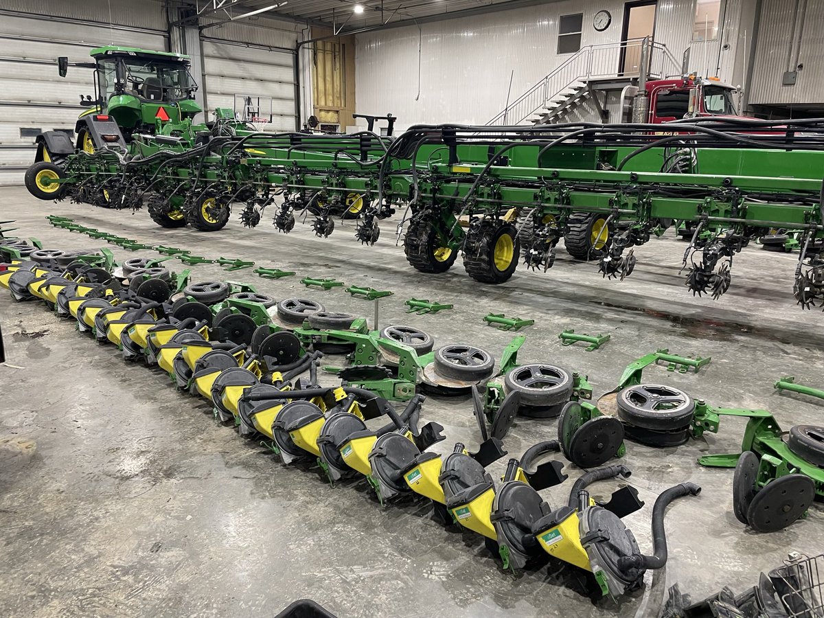 R & L Acres tweet media