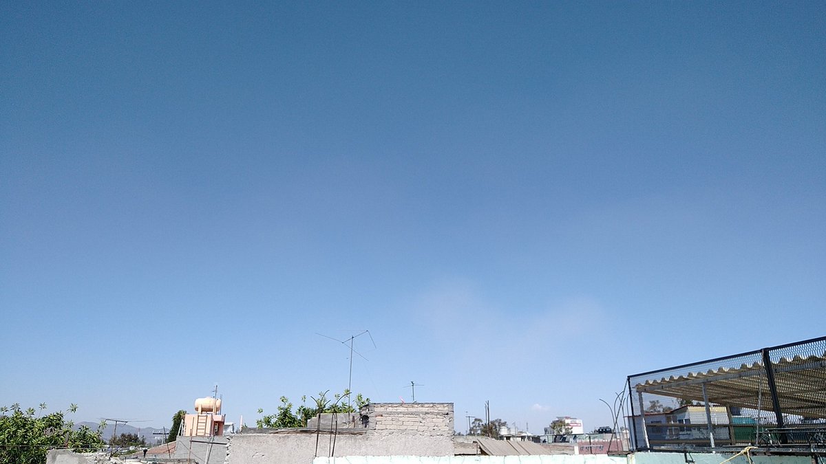 IngeTrajeado's tweet photo. CDMX, vientos constantes de 50kph y rachas de 65kph. Visibilidad de hasta 50kms en todas direcciones, algunas nubes de polvo. 

No debería existir motivo para que se inventen una contingencia ambiental por ozono de aquí a mañana. https://t.co/viGamMeh9k