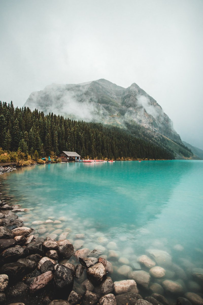 escape2unknown's tweet image. Foggy lake 💙

• 📸 by -  Jonathan Cooper 

• follow for daily travel inspiration ✨️
 
• visit my travel blog 🎒 - link in bio

#travelphotography #travel #photography #travelgram #nature #photooftheday #landscapephotography