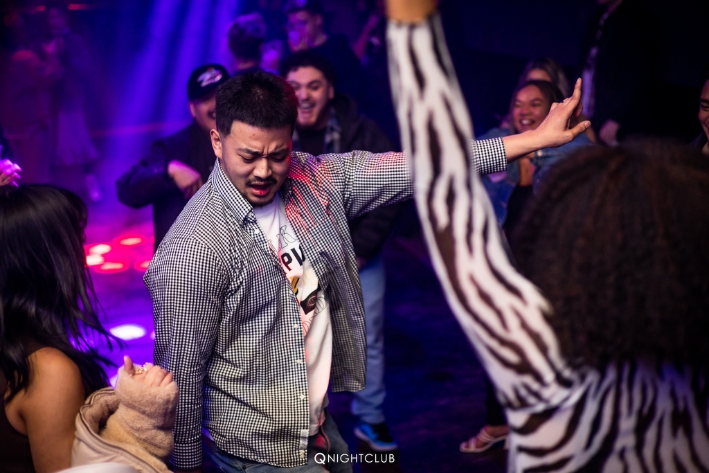Feeling refreshed after last night with <a href="/citrusroom/">Citrus Room</a> &amp; @sashamvrie 🍊
📸 <a href="/jamespneville/">jamespneville</a> 

Full photo album will be posted next week! We’ll see you all tonight for <a href="/HauteSauceSEA/">Haute Sauce</a> 😏