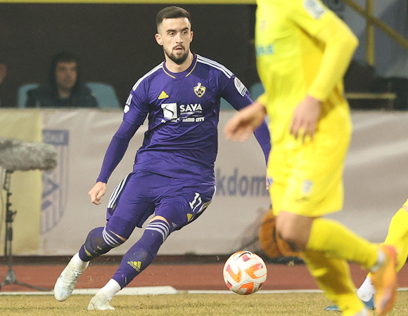 Arnel Jakupović po vijol'čni premieri pred dvobojem s <a href="/NKCelje/">NK Celje</a> (Ljudski vrt, nedelja, ob 15.00):

"Delal sem za ta trenutek in veseli me, da sem dobil priložnost. Čaka nas trd boj, toda želimo narediti nov korak naprej v boju za vrh.”

➡️ nkmaribor.com/novice/?id=116…

#MiSkupajEnoSmo