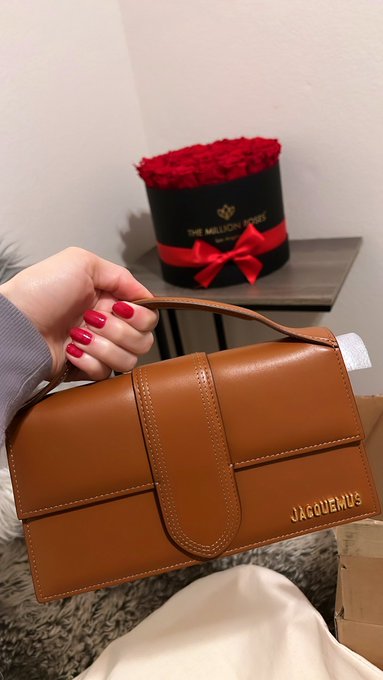 She&rsquo;s here, she&rsquo;s perfect, I&rsquo;m obsessed 😍 https://t.co/9leYowOlCt<a href="/tag/reunited"class="tags"><span>#reunited</span></a>