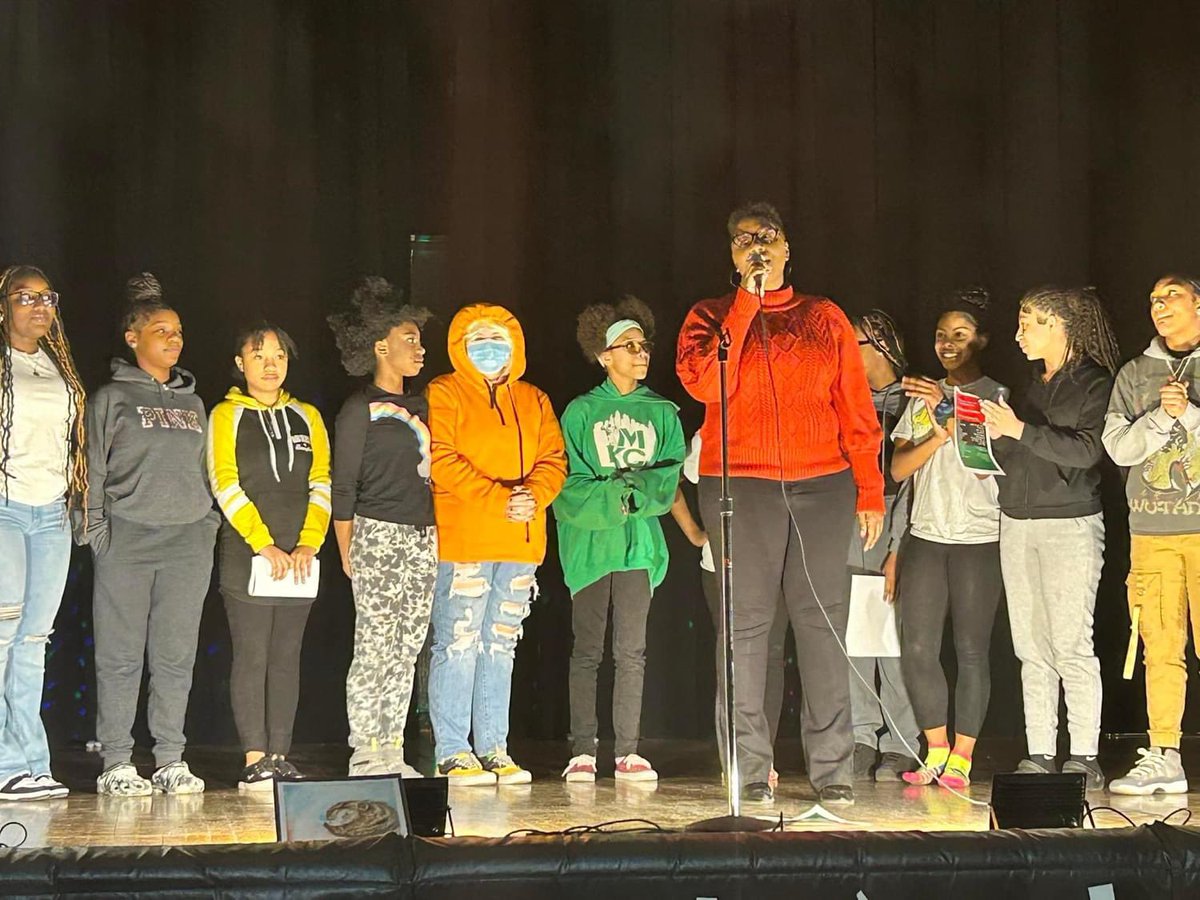 GrandviewMiddle's tweet photo. Yesterday, GMS’s Black History Month Talent Showcase was one for the history books!#EveryOnesGrowingAtGMS #FutureStrong #DreamAhead #PushBoundaries #SeekPurpose https://t.co/CtoqfL5MQW