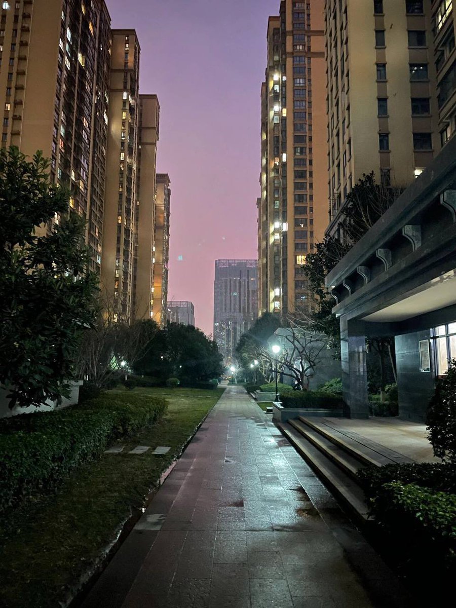 Bmc23611745's tweet photo. 惊醒的凌晨比失眠的夜更难熬 #青海 #西宁 #海东 #同城 #交友 https://t.co/FC5rC5d4hJ