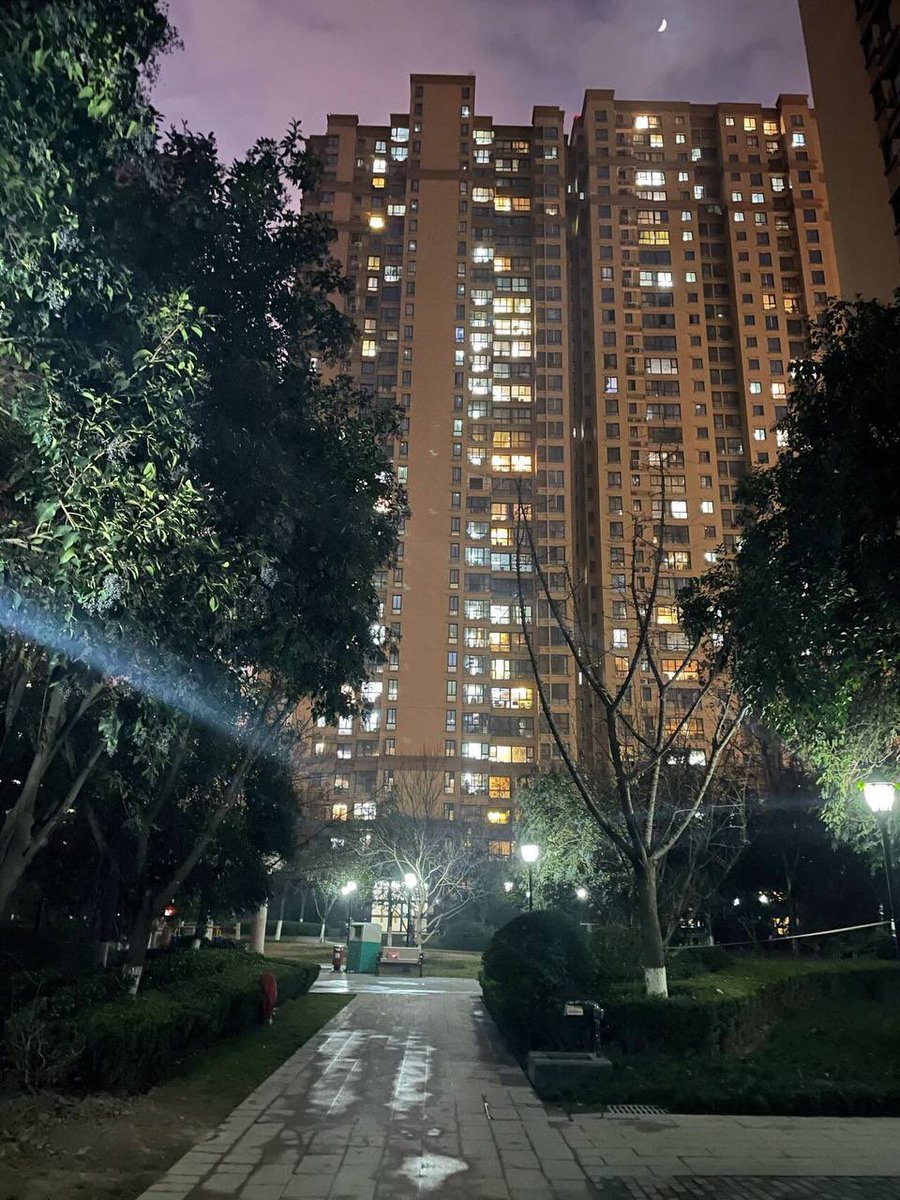 Bmc23611745's tweet photo. 惊醒的凌晨比失眠的夜更难熬 #青海 #西宁 #海东 #同城 #交友 https://t.co/FC5rC5d4hJ