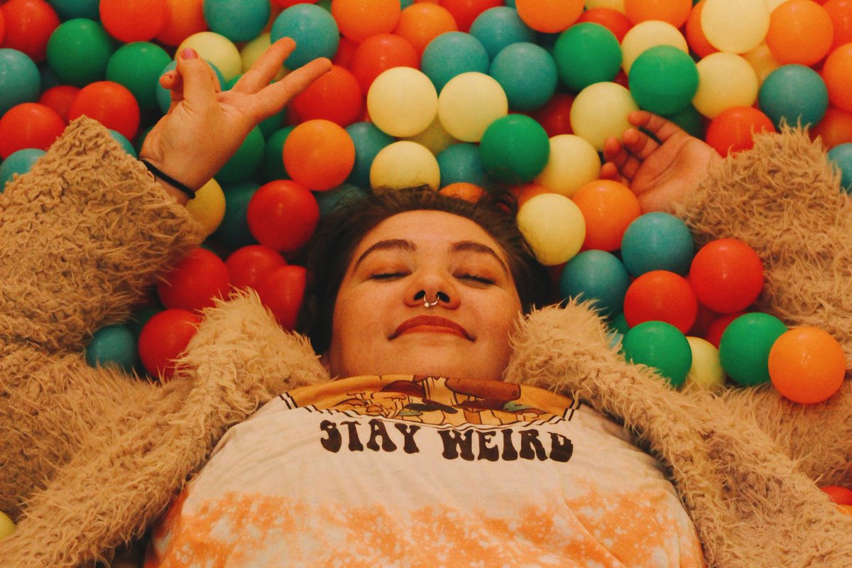 🔵 🔴 🟢 🟡 🔵 🔴 🟢 🟡
The Ball Pit from #RVA's 
very own @SelfieglamRVA 

'Stay Weird' ((respectfully)) 
🔵 🔴 🟢 🟡 🔵 🔴 🟢 🟡