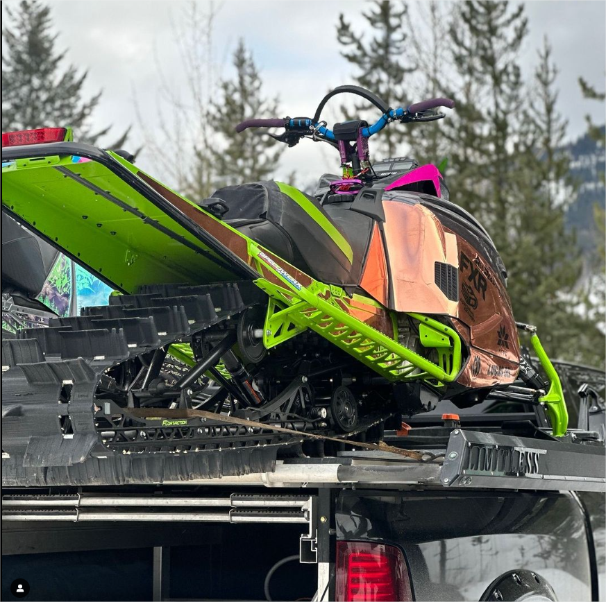 The wheels aren't bent... neither are the rails.
❄
#arcticcat #textron #textronoffroad #highrollerenergydrink #nekkr #ogio #offroadvixens #vixennation #girlsgetdirtytoo #fxr #fxrracing #spiralusdesigns #cheetahbars #bushpusher #justgiver #cantstopwontstop