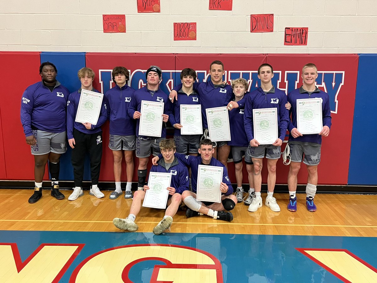 Sectional Team Champs! 10 district qualifiers. 

Braden Schrein - 4th
David McClelland 🥇
Aidan Rush 🥇
Zack Lopez 🥇
Owen Eagan 🥇
Andrew Barford 🥇
Lincoln Shulaw 🥇
Marshall Froehlich 🥇
Max Shulaw 🥇
Raesean Betton 🥈

Next week, road trip to Norwalk.