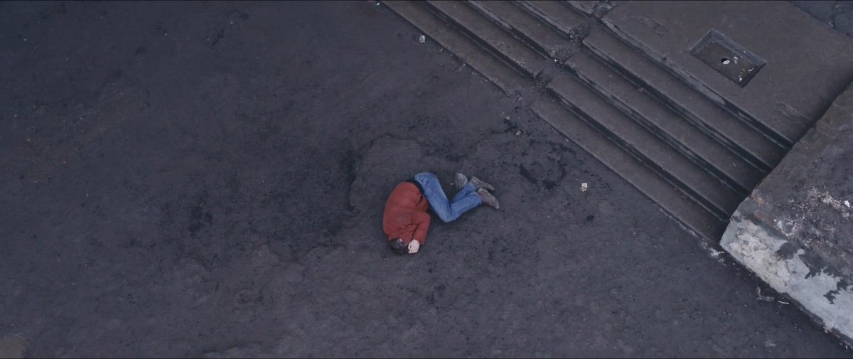 "Hayvanlar gibi yaşıyoruz, hayvanlar gibi ölüyoruz. Çünkü birbirimiz için birer hiç kimseyiz."

The Fool (2014) / Yuriy Bykov