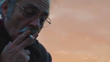 “Nasıl bir his biliyor musun? Oda çok geniş ama sığamıyorsun, bak kapı orada ama çıkamıyorsun, pencere açık ama nefes alamıyorsun.” (Şahsiyet)