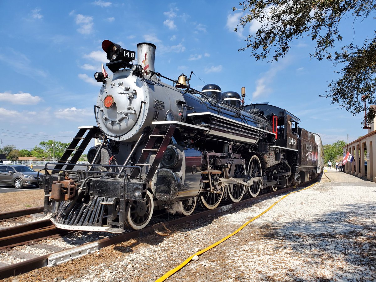 Steam train ride today! :D https://t.co/0vpG58MQco