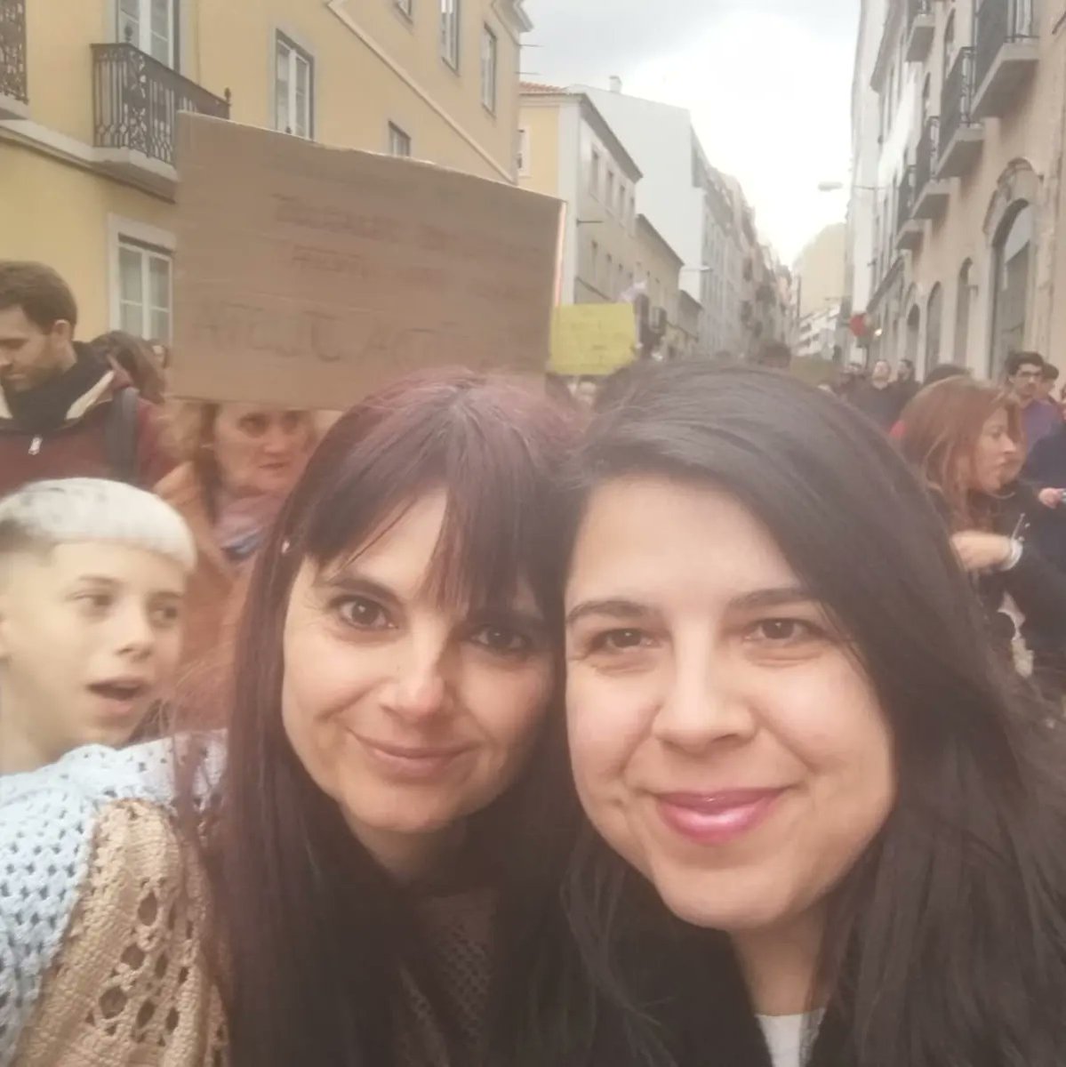 pan_lisboa's tweet photo. Todos merecemos uma #vidajusta!

#panlisboa #AssembleiaMunicipal #pessoas #animais #natureza https://t.co/7513lvH5Cy