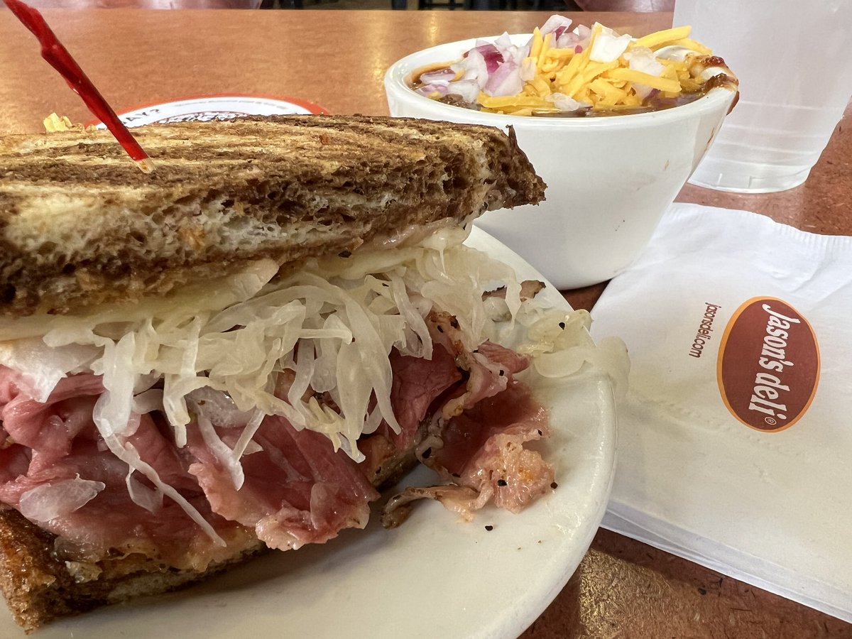 Ron Ruggless ☕️ tweet media