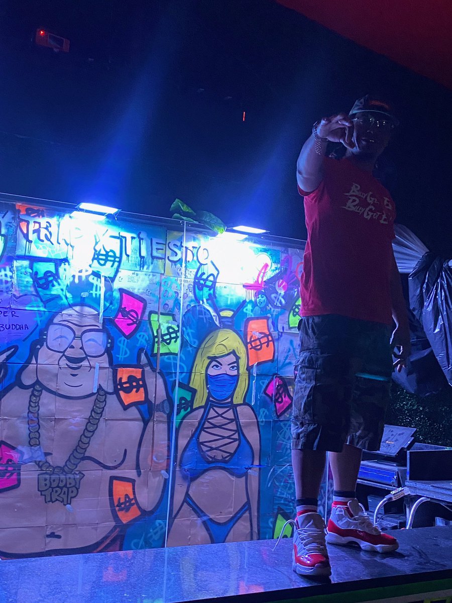 TheRealDuble93's tweet photo. Ain’t no B’z Bigger Then These‼️🅱️💯 https://t.co/RZdVZs82X2