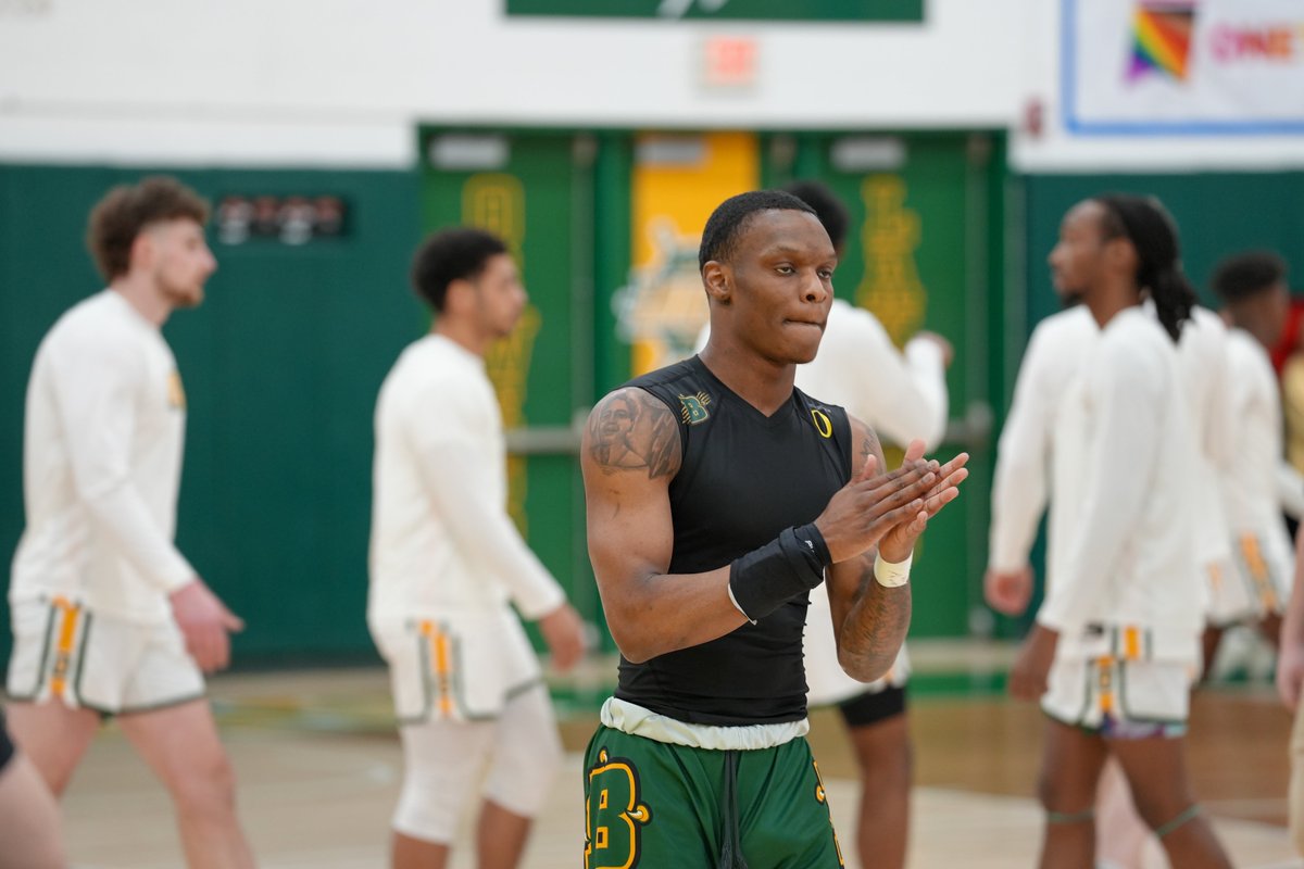 BportAthletics's tweet photo. Big Game Ready 🏆

5 minutes until the tip here at the SUNYAC Championships between Bport and Oswego.  

📺: https://t.co/OfyTL65yhk

#d3hoops  | @Brockport_MBB https://t.co/9y94auE9g2