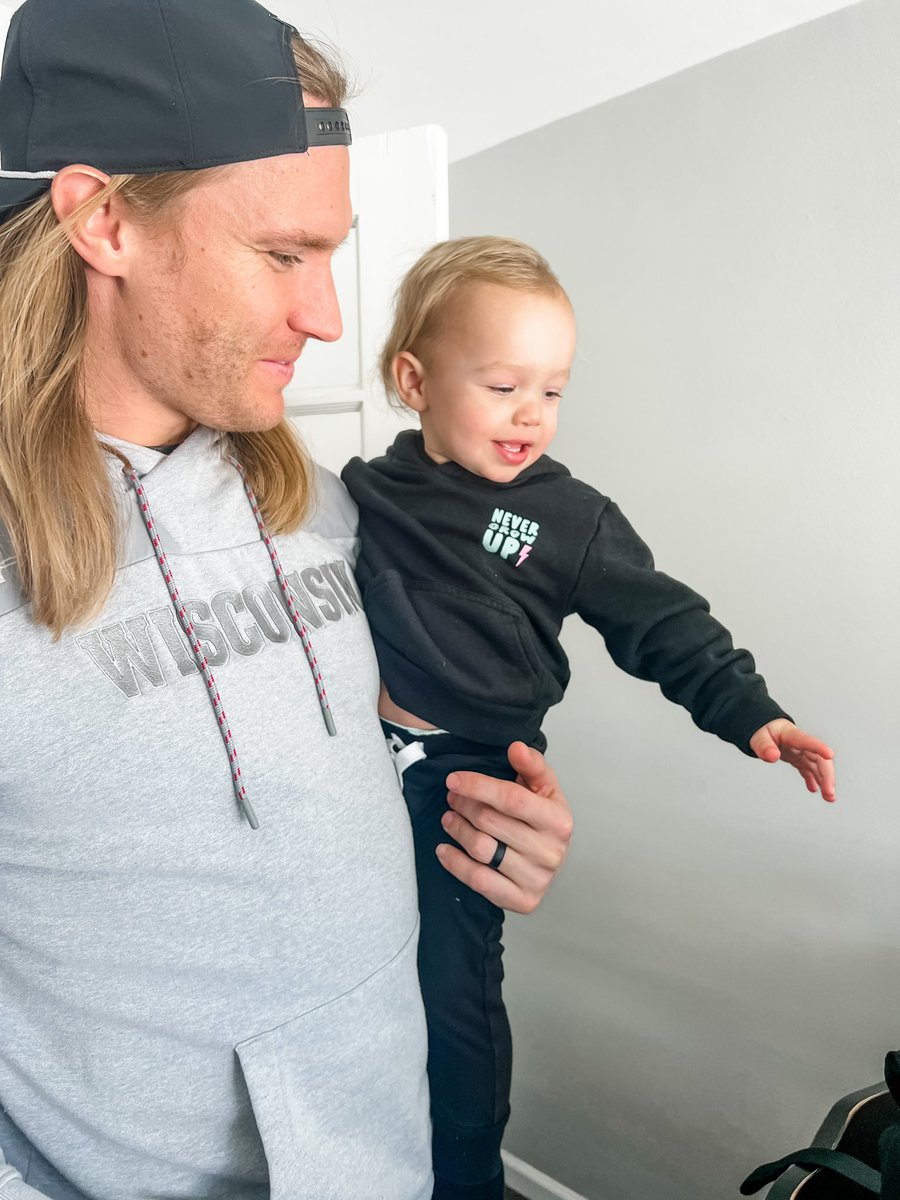 Samantha Van Ginkel (@sam_vanginkel) on Twitter photo Our most exciting off-season yet! Welcome to the world, Rip 💙 you are the perfect addition to our family. <a href="/AndrewVanGinkel/">Andrew Van Ginkel</a> Our most exciting off-season yet! Welcome to the world, Rip 💙 you are the perfect addition to our family. <a href="/AndrewVanGinkel/">Andrew Van Ginkel</a>