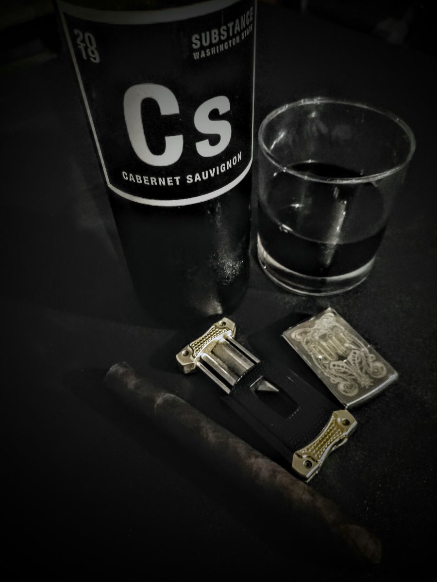 Eric_D____'s tweet image. Really love this blend, the wine itself has a cherry, oak, and tobacco leaf taste on its own. Makes it perfect when pairing with a black label partagas