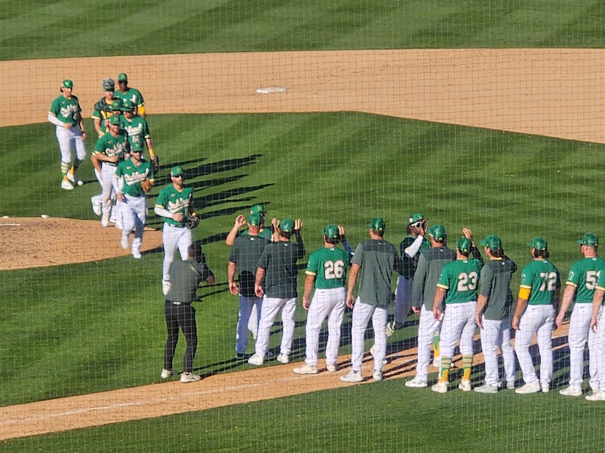 RFWill149's tweet photo. Oakland A's 12-7 Win over the Arizona Diamondbacks #Athletics #RootedInOakland #DrumTogether #RepTheTown #HellaSpring https://t.co/0ahTyEH5Dp