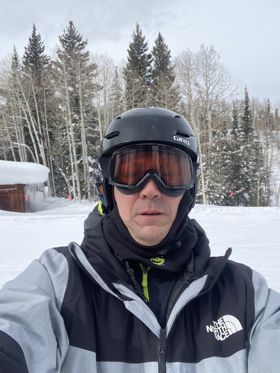 Doing my best VGO impersonation. Except 10% of the vertical and 2% of the max speed. #skionceayear#didntgethurt