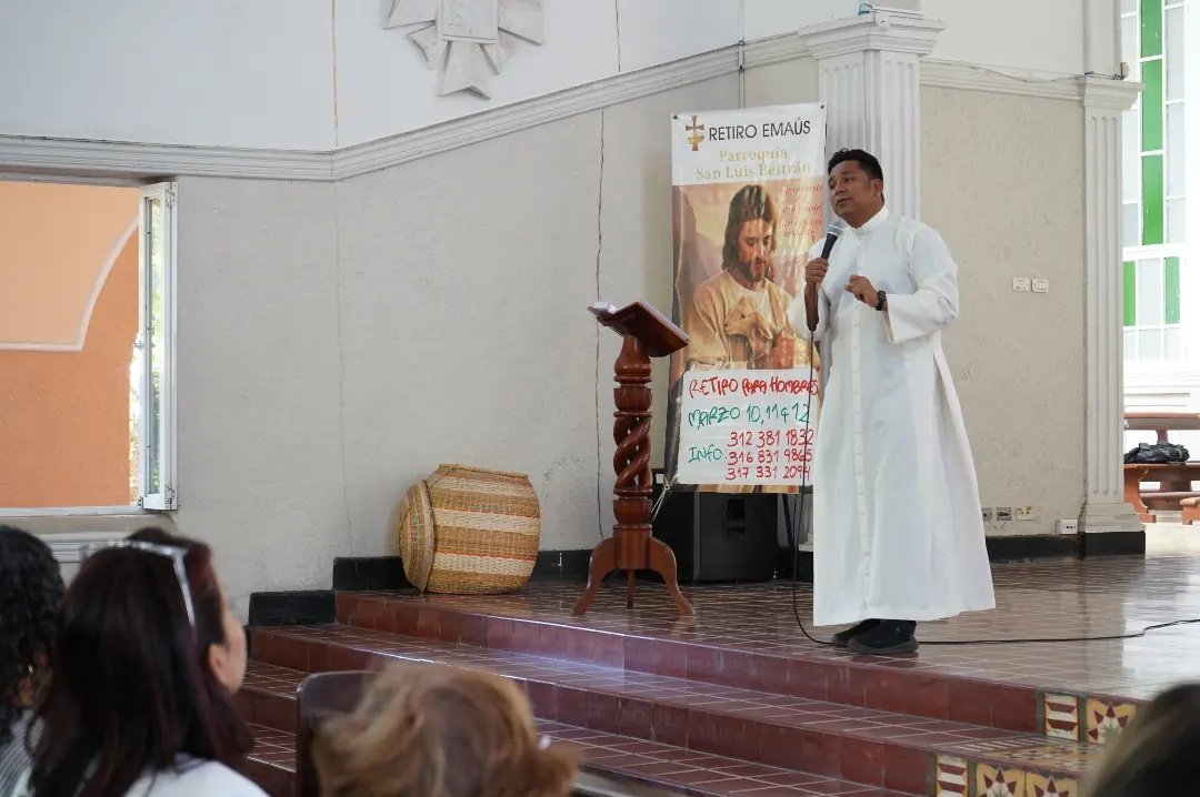 ArquidiocesisBq's tweet photo. 📌Inicio de la escuela formativa arquidiocesana #COPPAS "Comisión Parroquial de Pastoral Social"
Una oportunidad para seguir construyendo una Iglesia Católica cercana y solidaria.
#CaminemosJuntos
#Sinodalidad
#Solidaridad https://t.co/Icr6ySZg9r