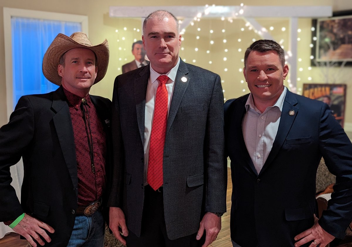 ReevesVA's tweet photo. Amazing night at the Culpeper Reagan Dinner! THANK YOU to the entire Culpeper committee for all they do for the community and Republican party. Honored to have our new canvas team members πΊπ² #brycereeves #gopproud28 #resultsnotrhetoric https://t.co/xrP5IEzovw