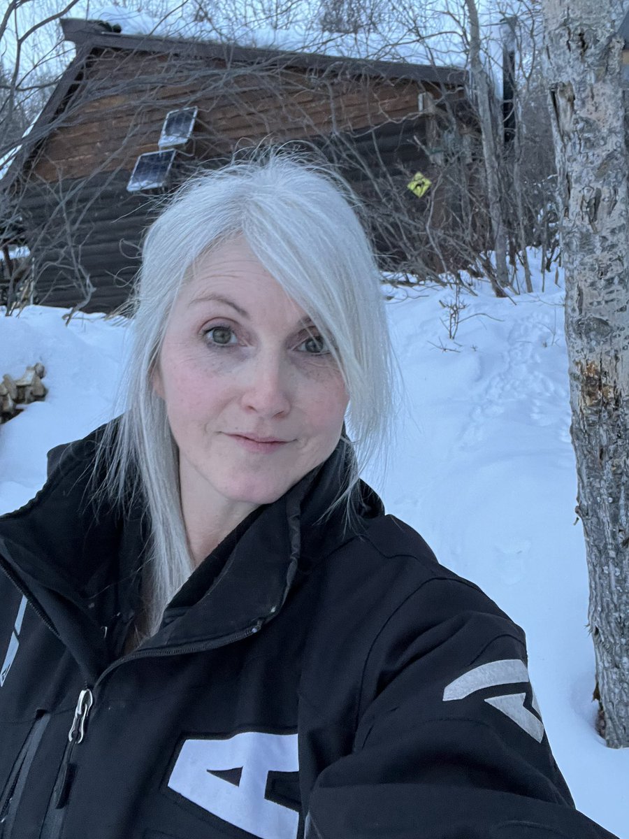 colleenbowditch's tweet photo. Sometimes you need to go find a cozy little cabin in the bush, sit and enjoy nature, ( bonus if you find spiced rum!😝and just be……                                                #goodforthesoul #acouplehoursalone  #feelingblessed https://t.co/zGksMlbwBy